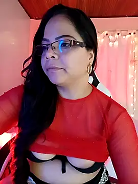 Chatroom XXX en direct de ROUSSE_SINCLAIR