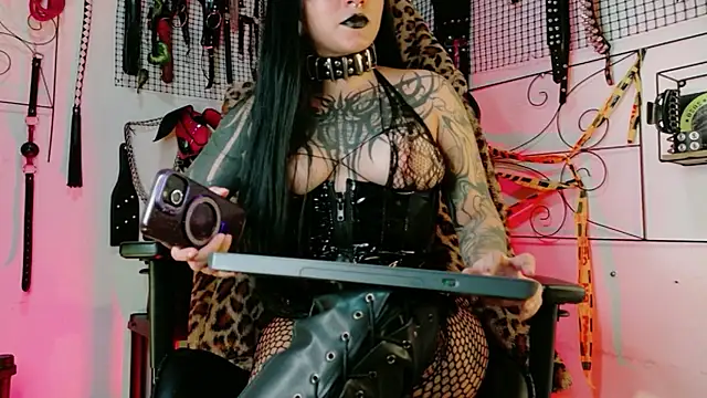 Chat XXX ao vivo de Agatha_BDSM