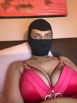 HelinHot Adlı Modelin Canlı XXX Sohbeti