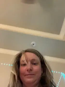 Czat XXX na żywo – Vivian_MayXxX