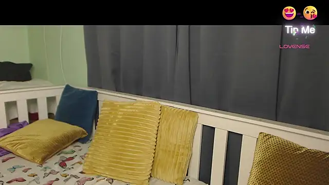 leilahotX's Webcam Show