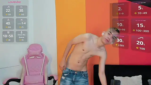 Rowan_Cley's Live XXX Chat