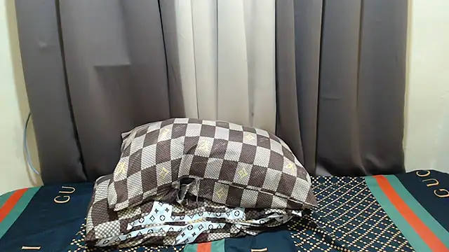 x_brittany_x's Webcam Show