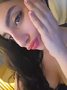 Princess_AliciaVellami Adlı Modelin Canlı XXX Sohbeti