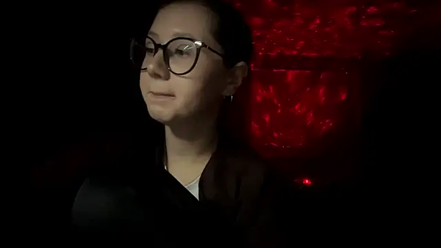 AdelleBaggenstoss' Live XXX Chat