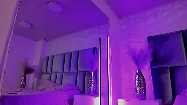 HollyPeach Live XXX-Chat