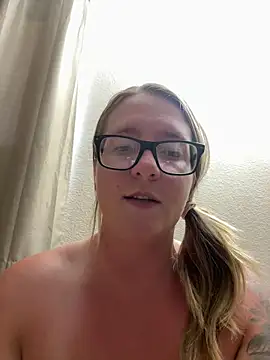 _ElizabethLove_'s Webcam Show