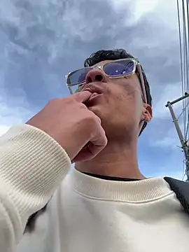 Pokazy przed kamerką – TavoHot_