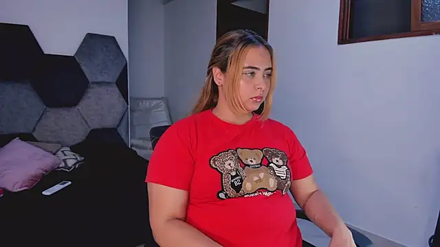 MikaelaStoneのライブXXXチャット