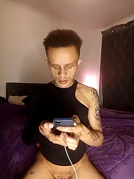 Brentrawbreed Webcam show