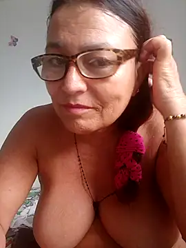 mamilola 在線直播表演