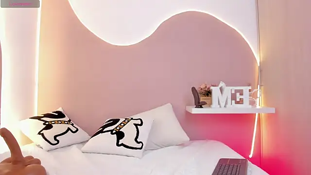 EllieMitchell live XXX chat