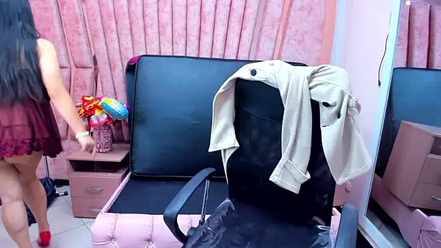 NaomyPrinces' Live XXX Chat