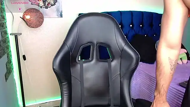 adamhairy webcam show