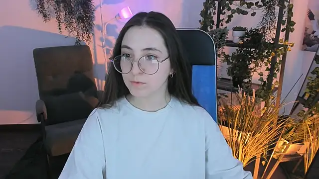 VirtuallVoyant Chat XXX live