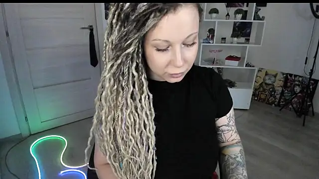 HoneySallyMoore's Live XXX Chat