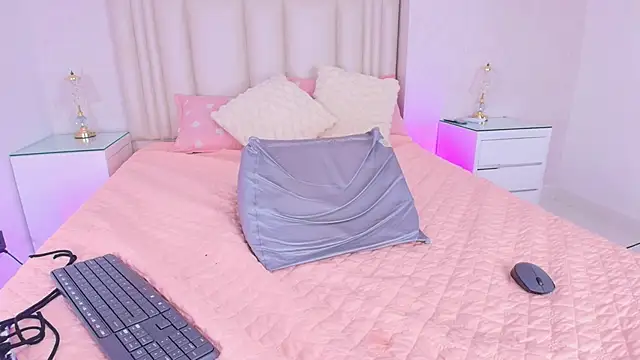 XXX chat uživo modela alanarose18