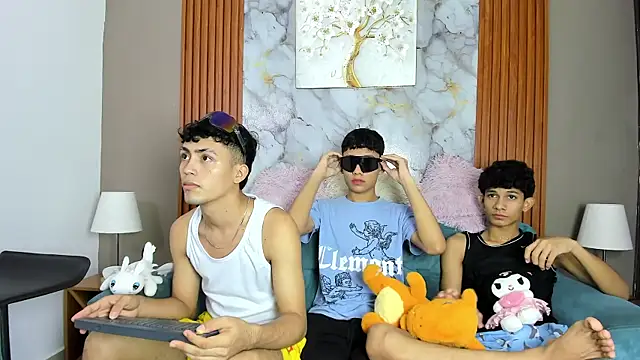 แชท XXX สดของ AVENGER_BOYS2026