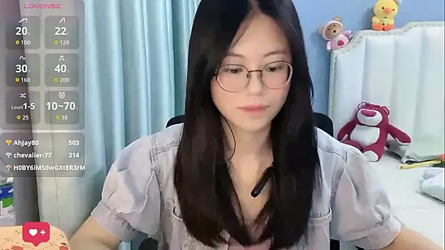 Luna-666 在線直播表演