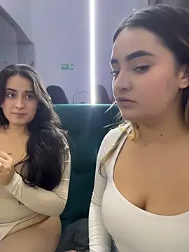 Chat XXX en directo de Antonella_Julieta