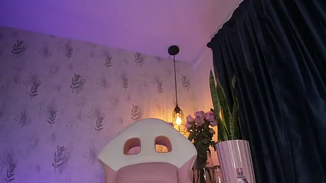 perla7777's Live XXX Chat