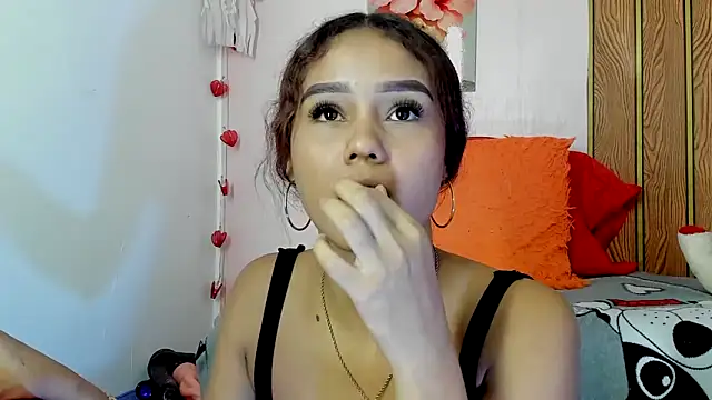 MarianaManzur's Live XXX Chat