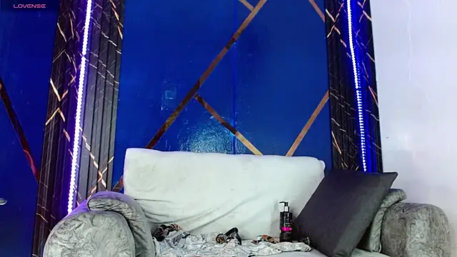 Walkers05: вебкам-шоу