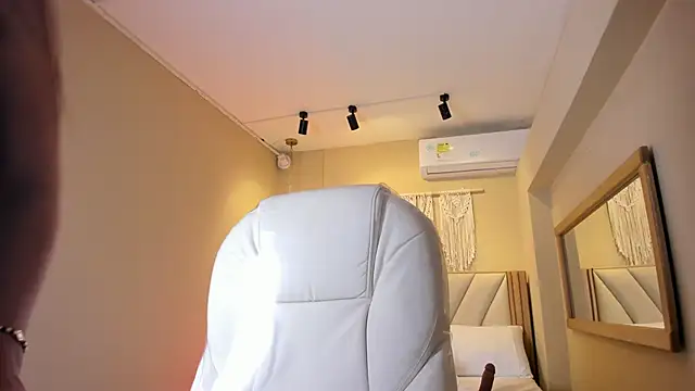 NahimiThompson Live XXX-Chat