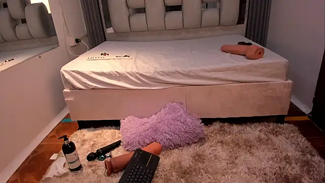 Chat XXX en directo de Wonderkloe_