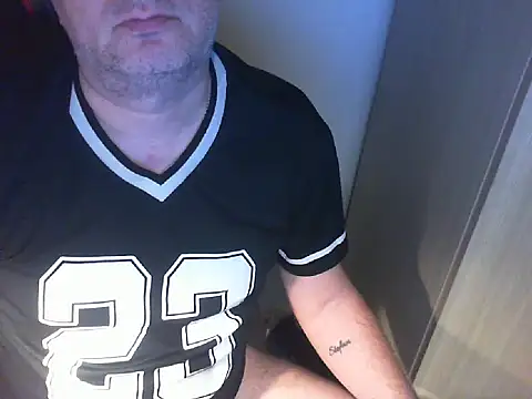 GeorgeCarlo Show in webcam