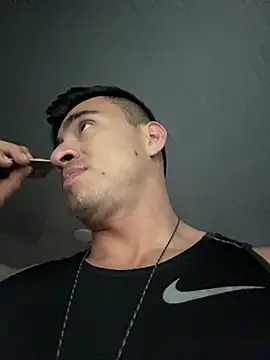 Chris_Clarck Adlı Modelin Canlı XXX Sohbeti