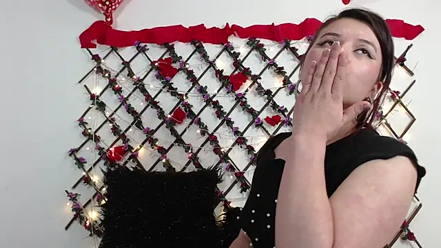 Samantha_Wallker 现场XXX聊天