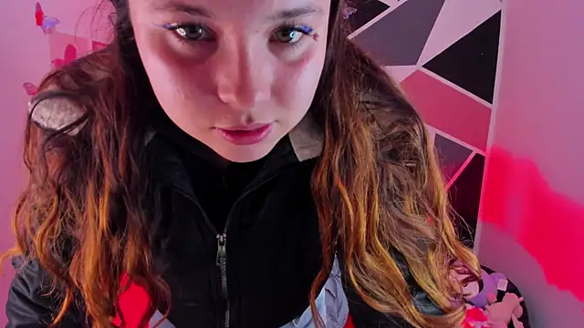 little_emma0 live XXX chat