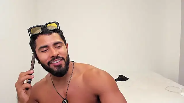 Santiago_huntt Show Webcam