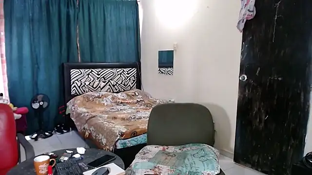 Sashaferrari2000のライブXXXチャット