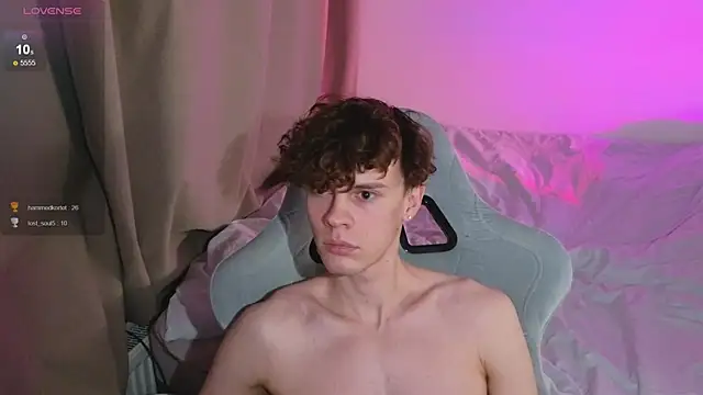 Pokazy przed kamerką – cute_thomas
