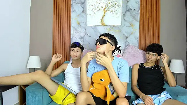 دردشة AVENGER_BOYS2026 الجنسية المباشرة