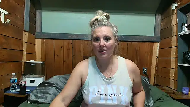 lisaxlovexxx: διαδικτυακό σόου στην κάμερα