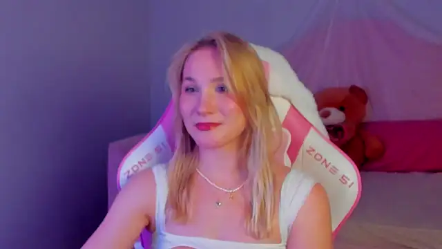 ElaraVoltagen Live XXX chat