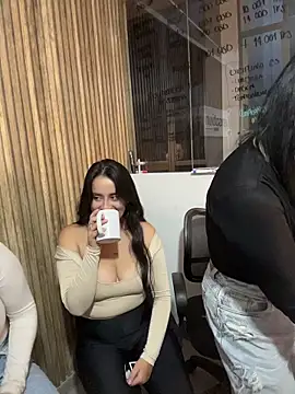 Antonella_Julieta Chat XXX live