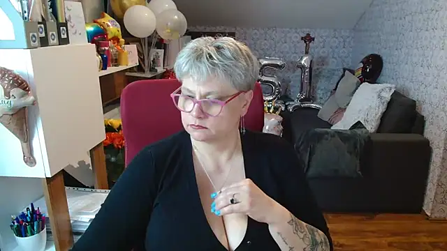 bigtits4youn Live XXX chat