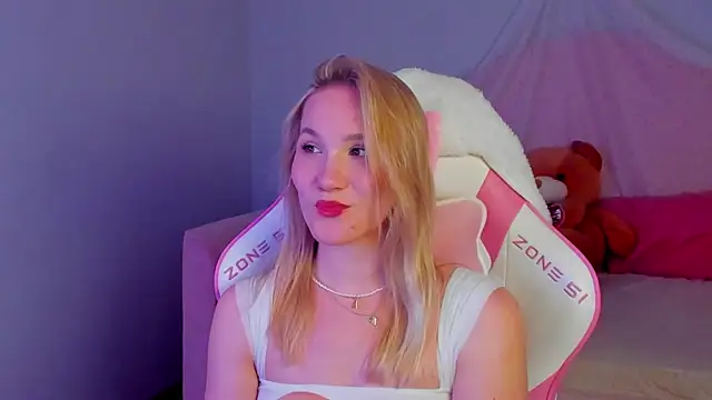 Chat XXX en directo de ElaraVoltage