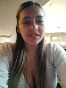 alana_69 Show in webcam