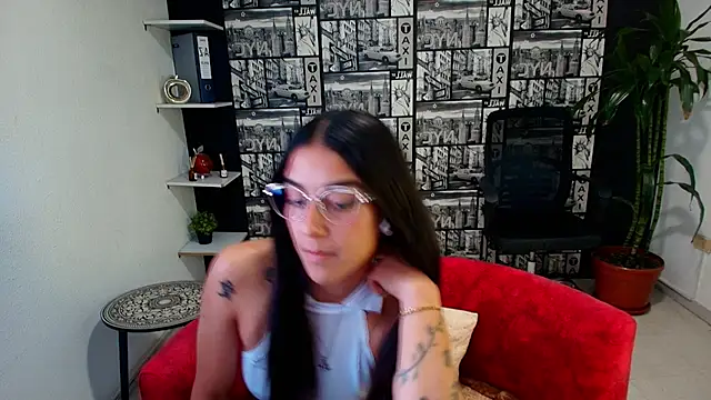 Chat XXX en directo de DanielaMonroe