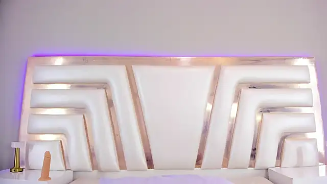 Aisharhodes00's Webcam Show