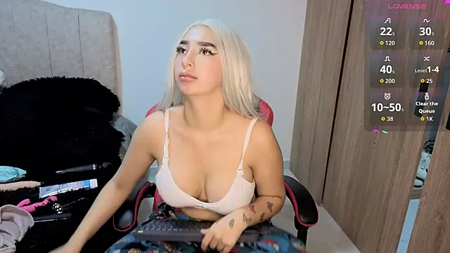 Show modela Malory_Tay11 na web-kameri