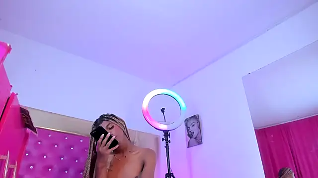 Show modela Ciara_HotTs na web-kameri