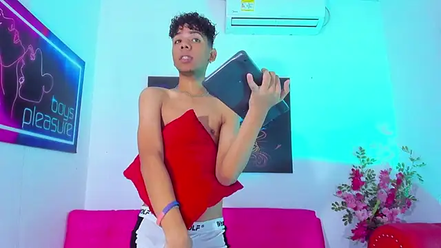 Spicy_guys 在線直播表演