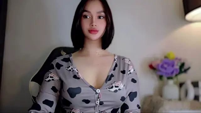 Anna_HollyDoll Adlı Modelin Web Kamerası Şovu