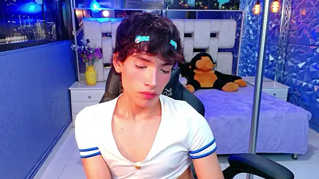 AlecciaNova Show Webcam